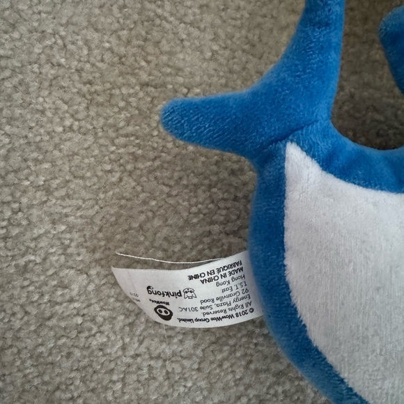 Plush singing baby shark set - needs new batteries - excellent condition - Picture 4 of 4